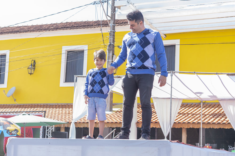 Desfile de moda em homenagem aos pais no Liquida Jacutinga