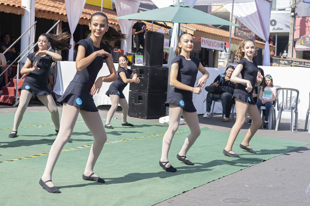 Apresentação da Escola de Dança Karen Lima no Liquida Jacutinga