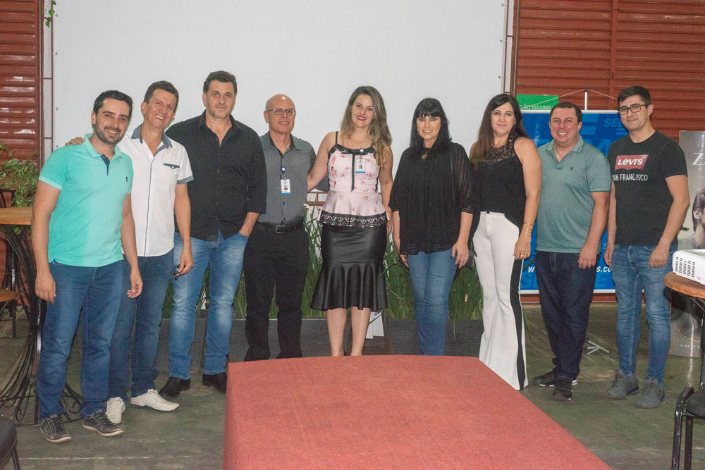 Diretoria da ACIJA possa junto a equipe do Sebrae Minas na Palestra de Confirmação.