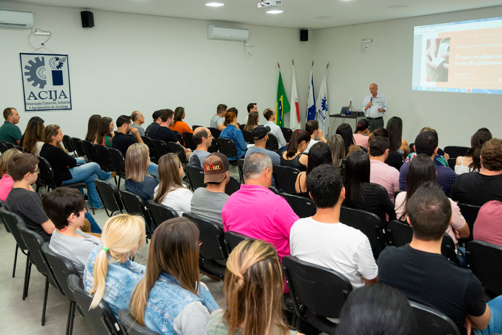 Palestra Regulamentação de Etiquetas - ACIJA